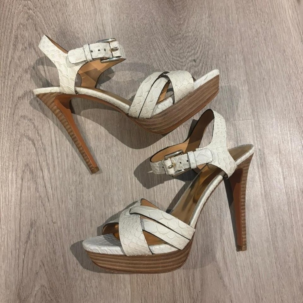 coach heels